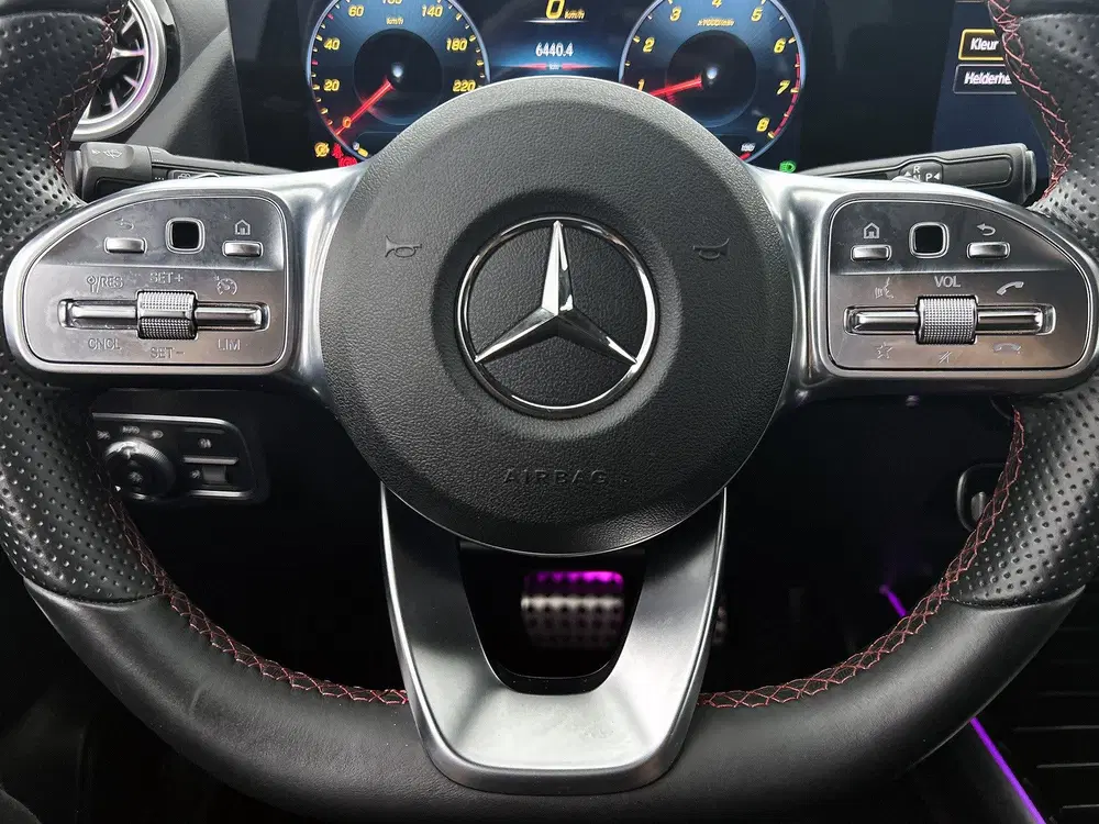Mercedes-Benz GLA 200 Business Solution AMG uit 2021, foto 17