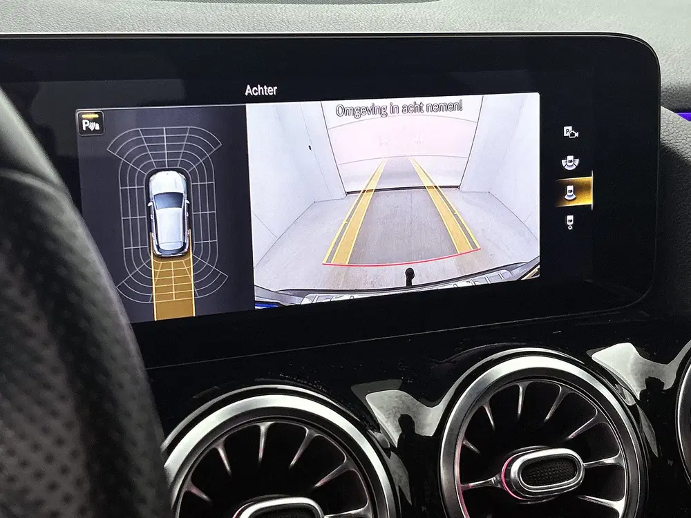 Mercedes-Benz GLA 200 Business Solution AMG uit 2021, foto 8