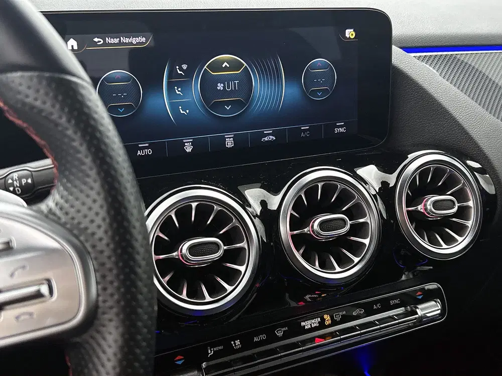 Mercedes-Benz GLA 200 Business Solution AMG uit 2021, foto 9