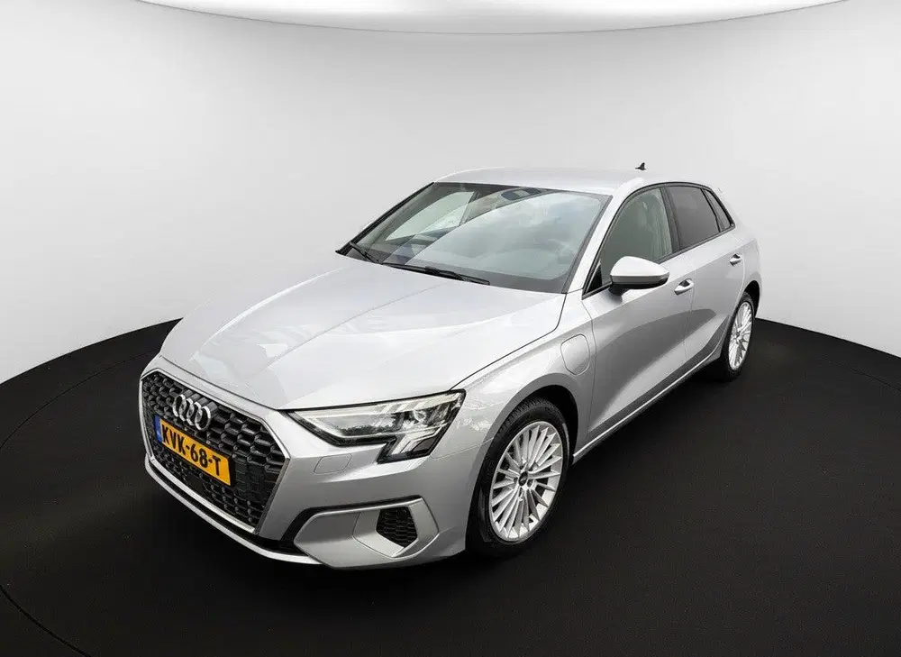 Audi A3 40 TFSIe 204PK HYBRIDE S-LINE SPORT ADVANC uit 2022, foto 2