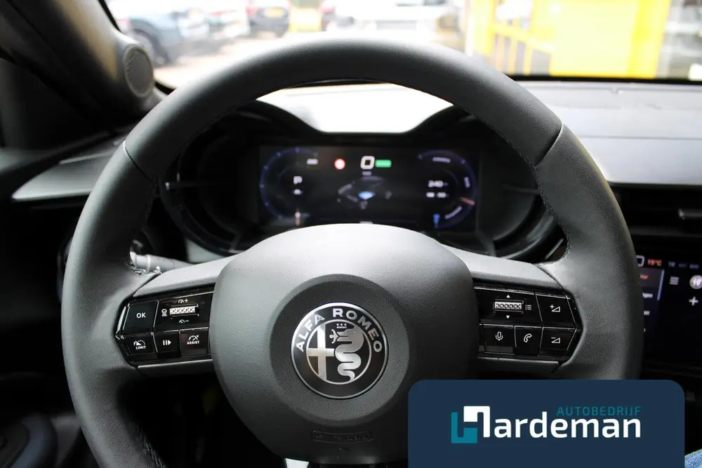 Alfa Romeo Junior Elettrica 54 kWh Carplay Clima uit 2025, foto 15