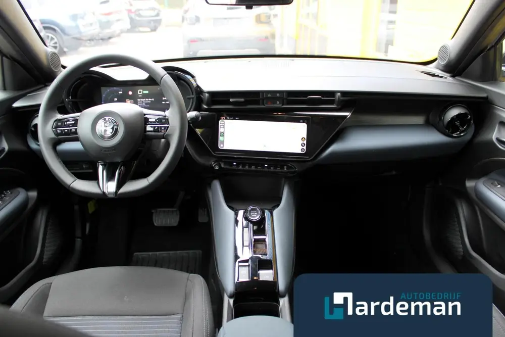Alfa Romeo Junior Elettrica 54 kWh Carplay Clima uit 2025, foto 2