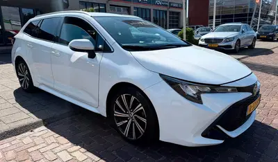Toyota Corolla 1.8 Hybrid Dynamic uit 2022
