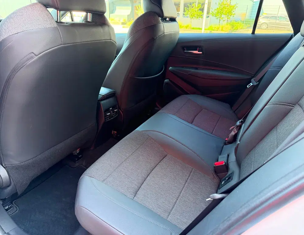 Toyota Corolla 1.8 Hybrid Dynamic uit 2022, foto 10