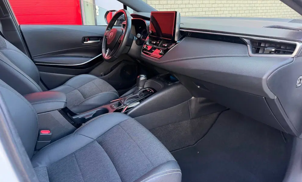 Toyota Corolla 1.8 Hybrid Dynamic uit 2022, foto 18