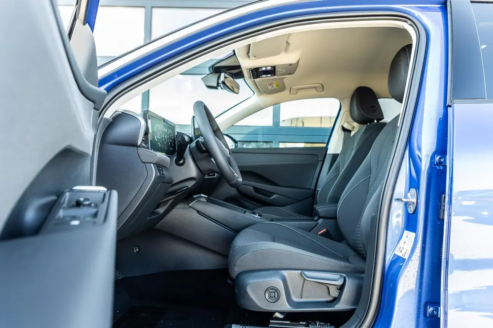 Volkswagen T-Roc 1.5 eTsi 115pk Life First Edition | 18" Vel uit 2026, foto 4