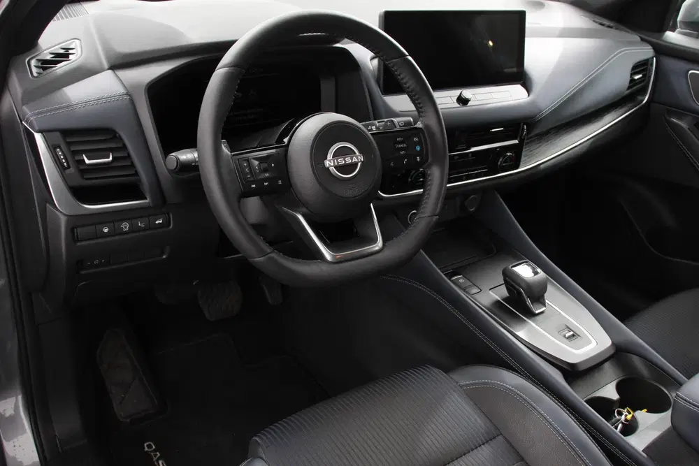 Nissan Qashqai 1.3 MHEV DIG-T 158pk Xtronic Tekna Navigat uit 2023, foto 2