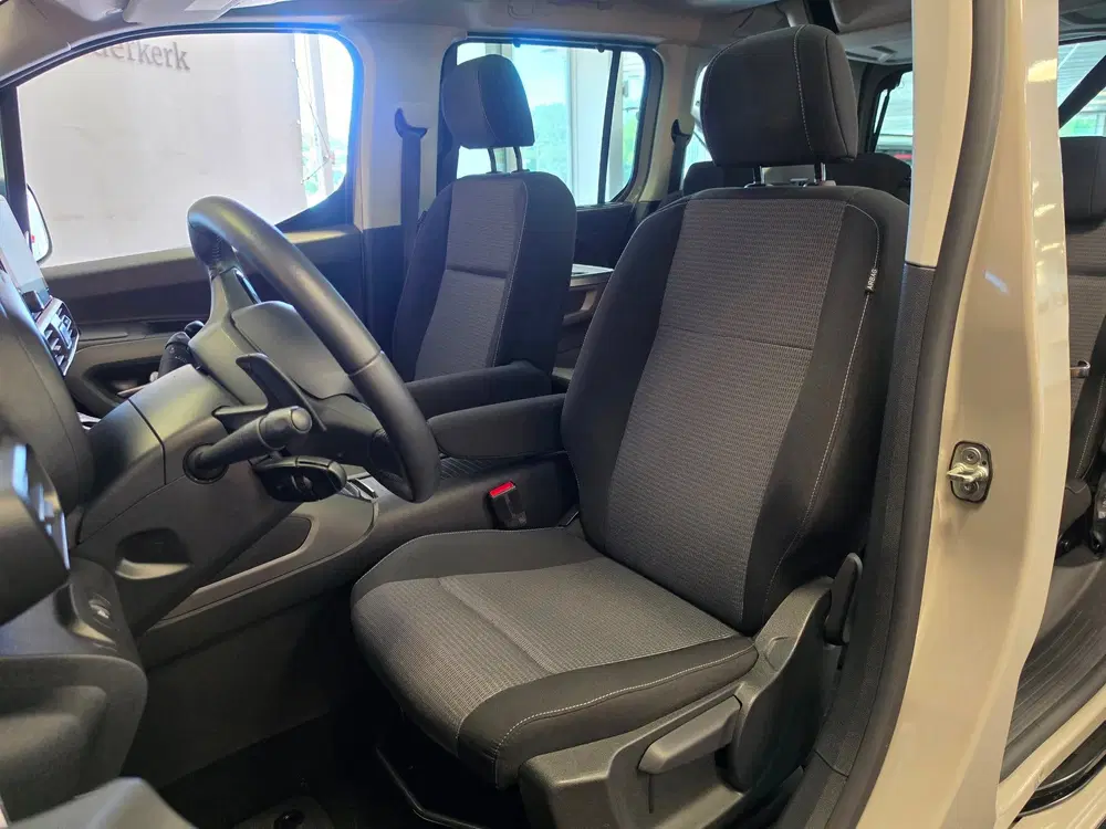 Toyota Proace City 1.2 Turbo Dynamic uit 2021, foto 13