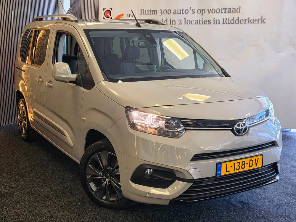 Toyota Proace City 1.2 Turbo Dynamic uit 2021, foto 9
