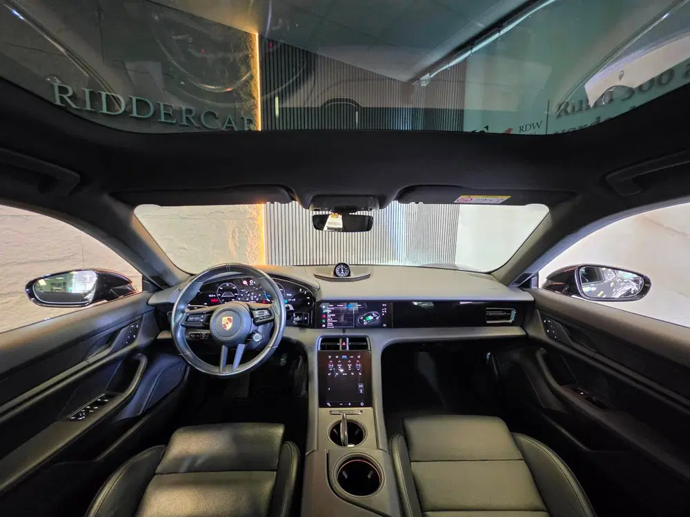 Porsche Taycan Performance 93 kWh uit 2023, foto 12