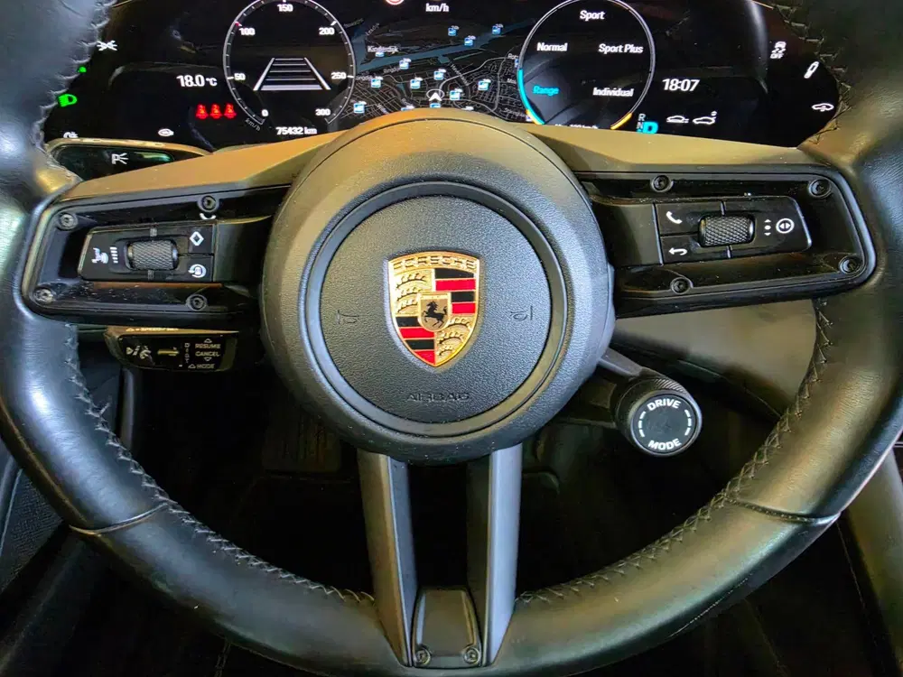 Porsche Taycan Performance 93 kWh uit 2023, foto 13