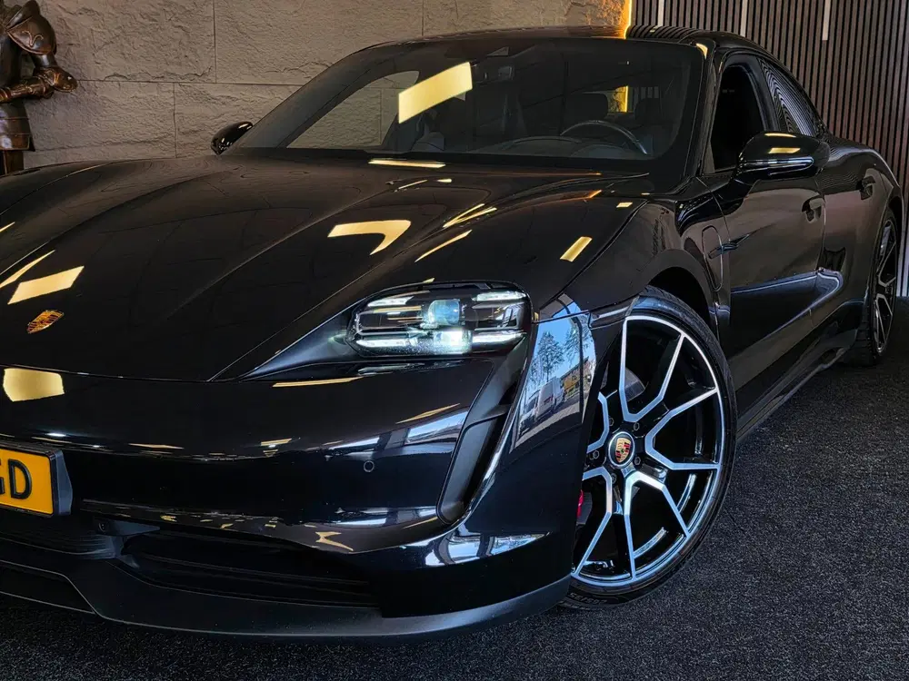 Porsche Taycan Performance 93 kWh uit 2023, foto 5