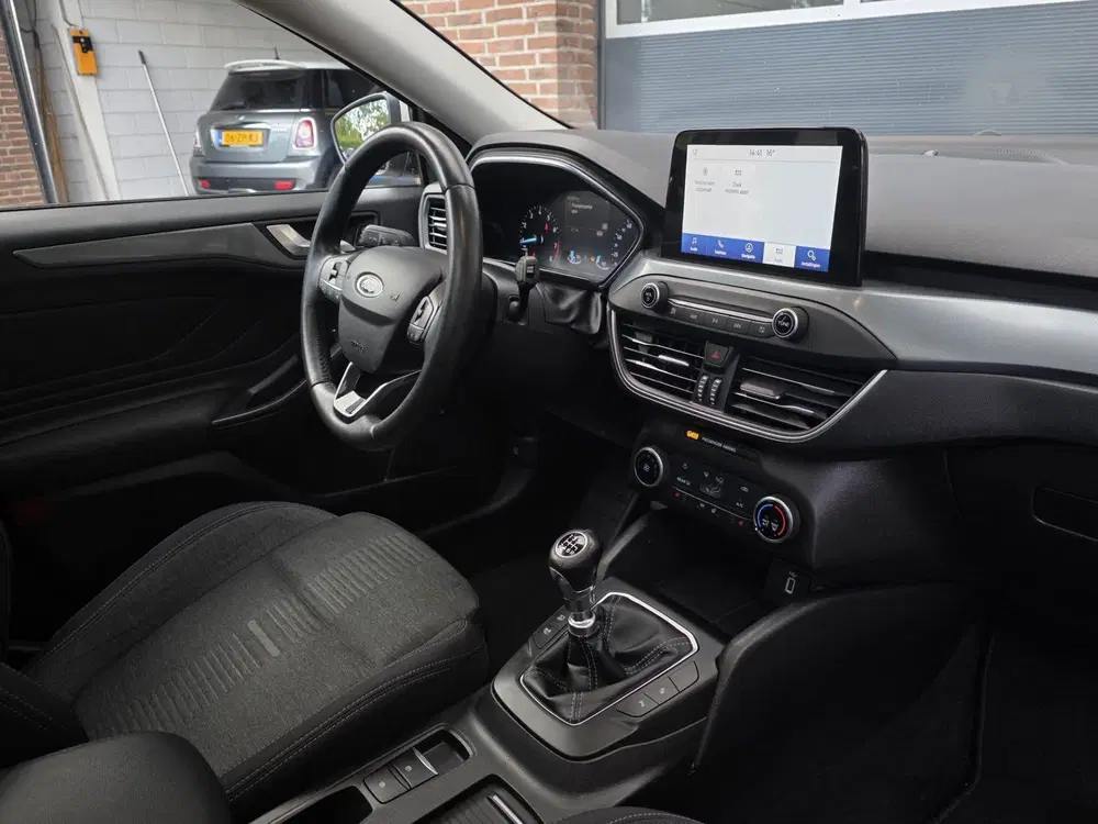 Ford Focus 1.0 EcoBoost Active Business Pano uit 2020, foto 16