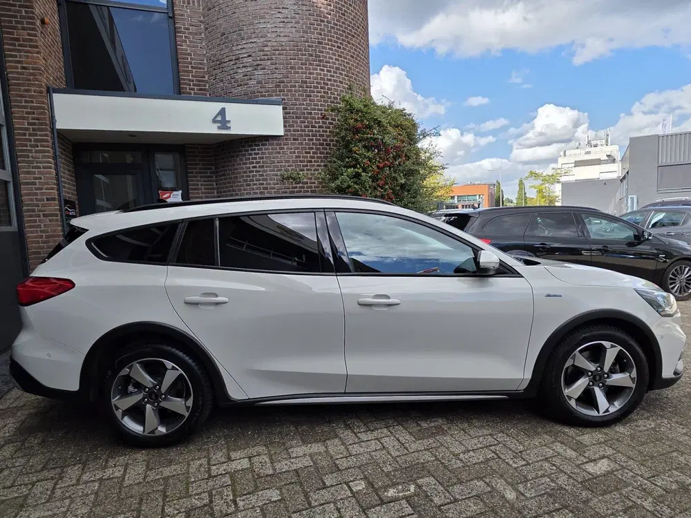 Ford Focus 1.0 EcoBoost Active Business Pano uit 2020, foto 3