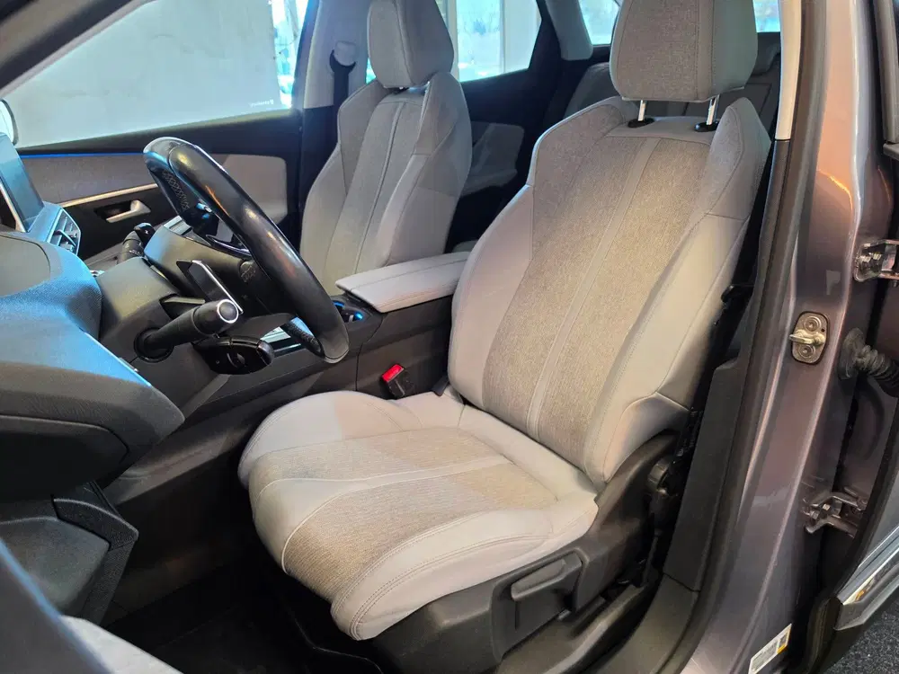 Peugeot 3008 1.2 PureTech Blue Premium uit 2019, foto 14