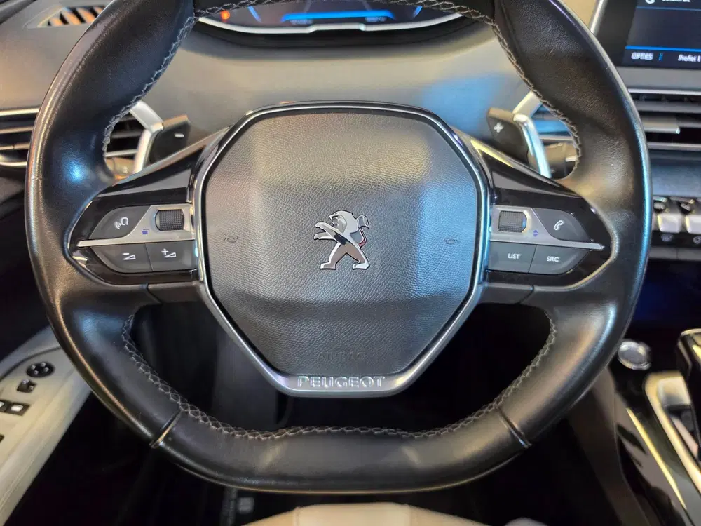 Peugeot 3008 1.2 PureTech Blue Premium uit 2019, foto 15