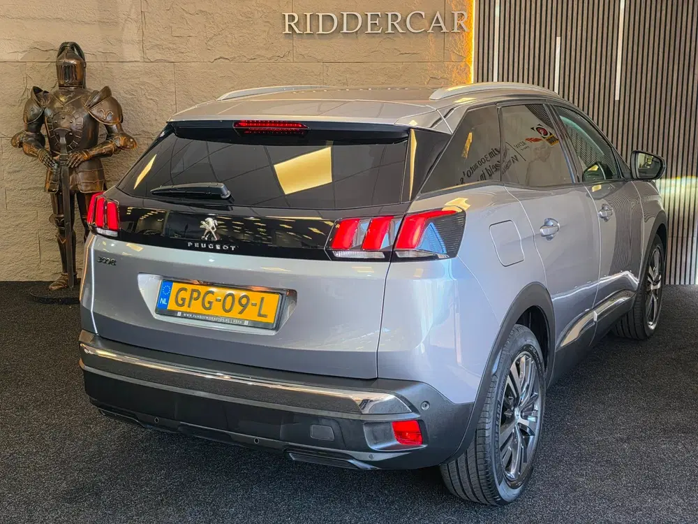 Peugeot 3008 1.2 PureTech Blue Premium uit 2019, foto 2
