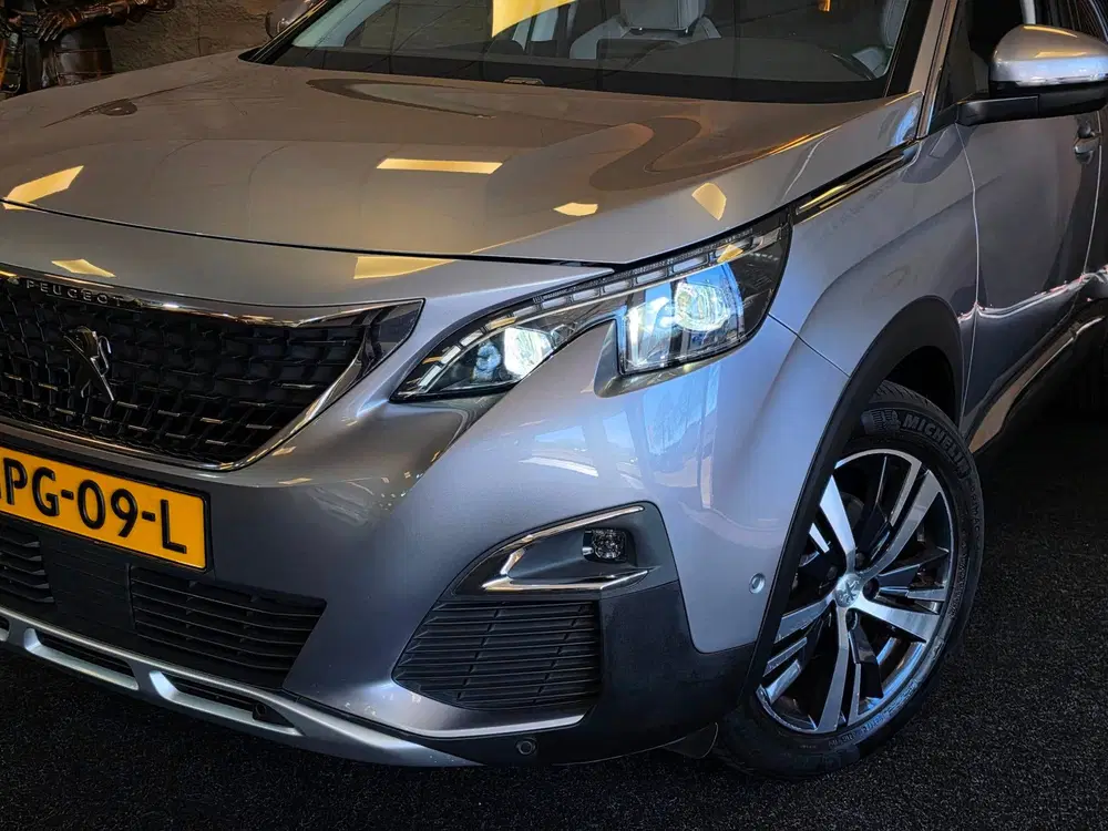 Peugeot 3008 1.2 PureTech Blue Premium uit 2019, foto 5