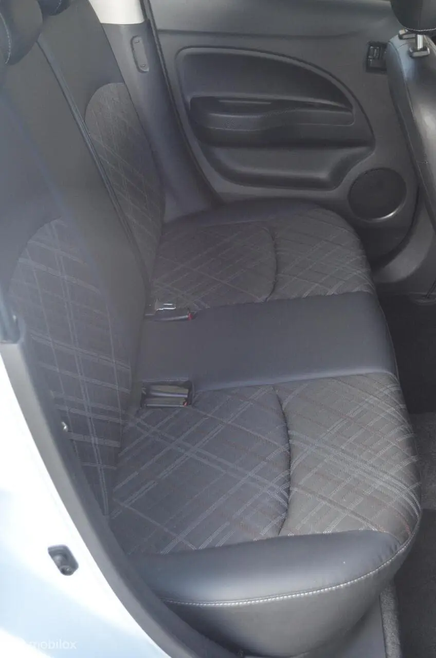 Mitsubishi Space Star 1.2 Instyle Automaat uit 2020, foto 19