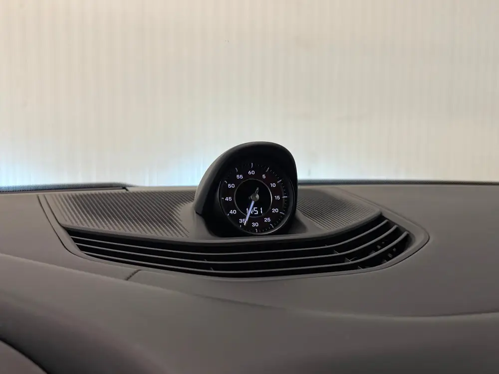 Porsche Taycan 4S Performance 84 kWh uit 2020, foto 19