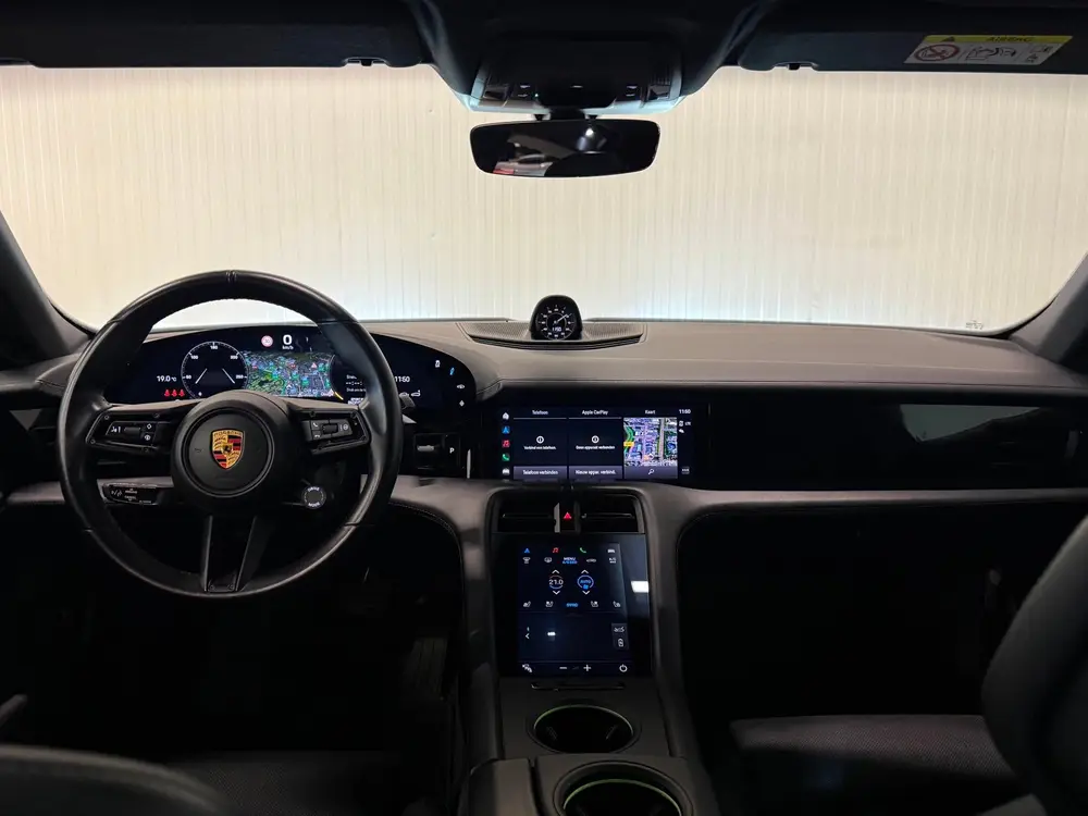 Porsche Taycan 4S Performance 84 kWh uit 2020, foto 3