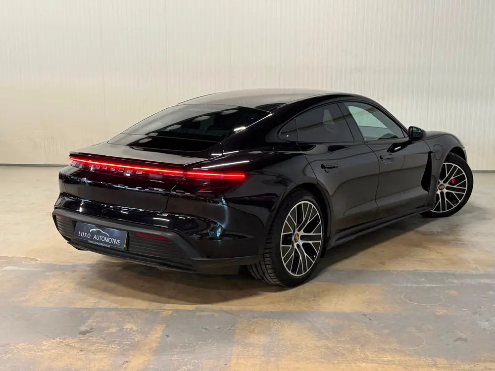 Porsche Taycan 4S Performance 84 kWh uit 2020, foto 7