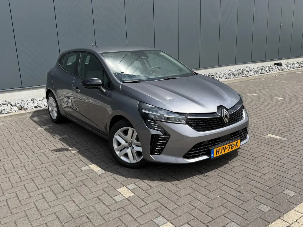 Renault Clio 1.6 E-Tech Full Hybrid 145 evolution uit 2024, foto 2