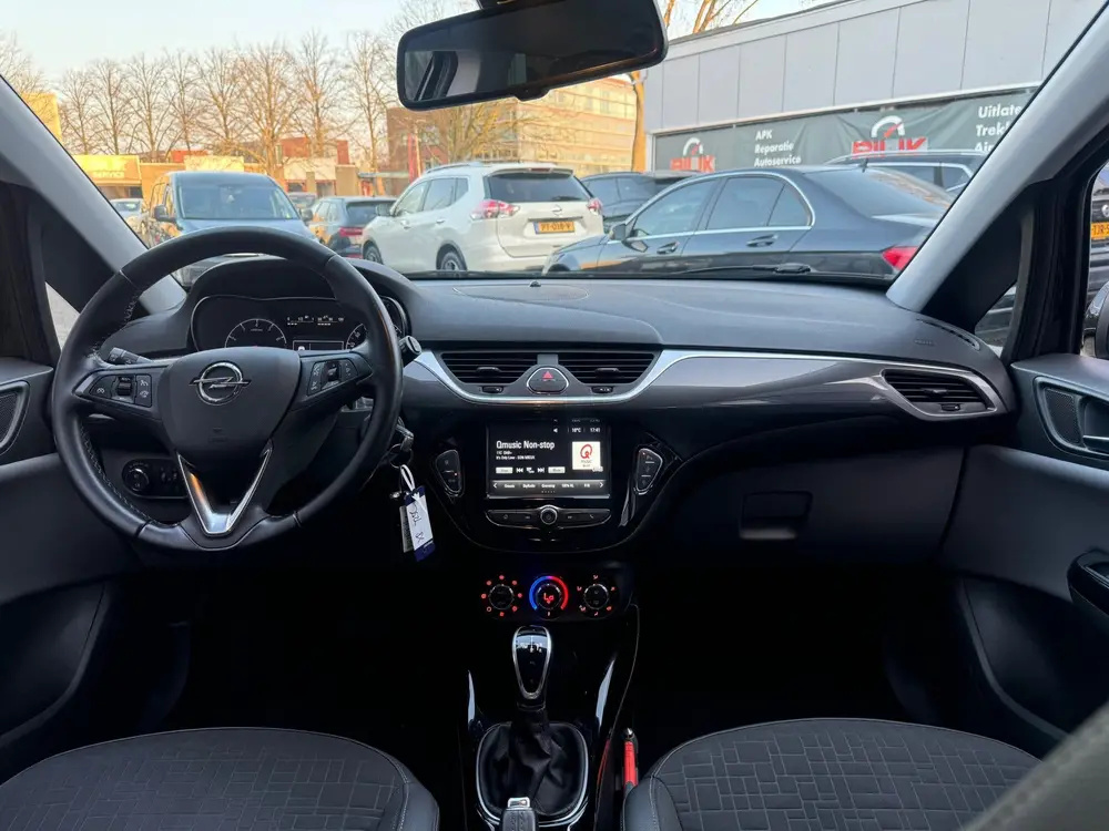Opel Corsa 1.4 Online Edition uit 2019, foto 12