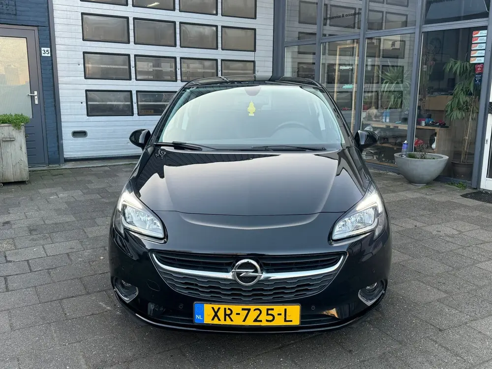 Opel Corsa 1.4 Online Edition uit 2019, foto 2