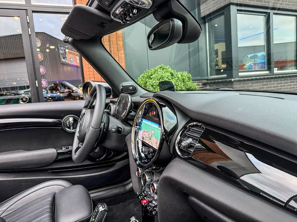 Mini Cabrio 2.0 Cooper S MINI Yours F1 aut 178pk uit 2022, foto 2