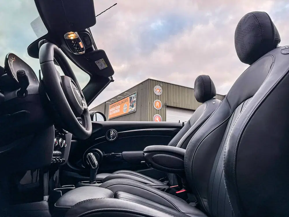 Mini Cabrio 2.0 Cooper S MINI Yours F1 aut 178pk uit 2022, foto 4