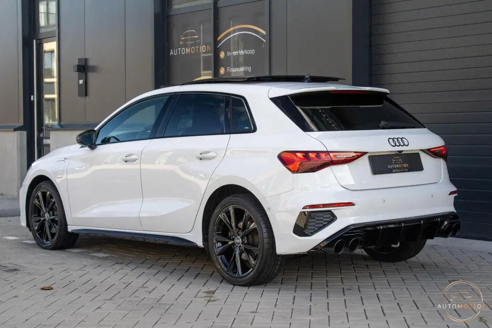 Audi A3 40TFSIe Sline Pano Camera Maxton Keyless S uit 2022, foto 18