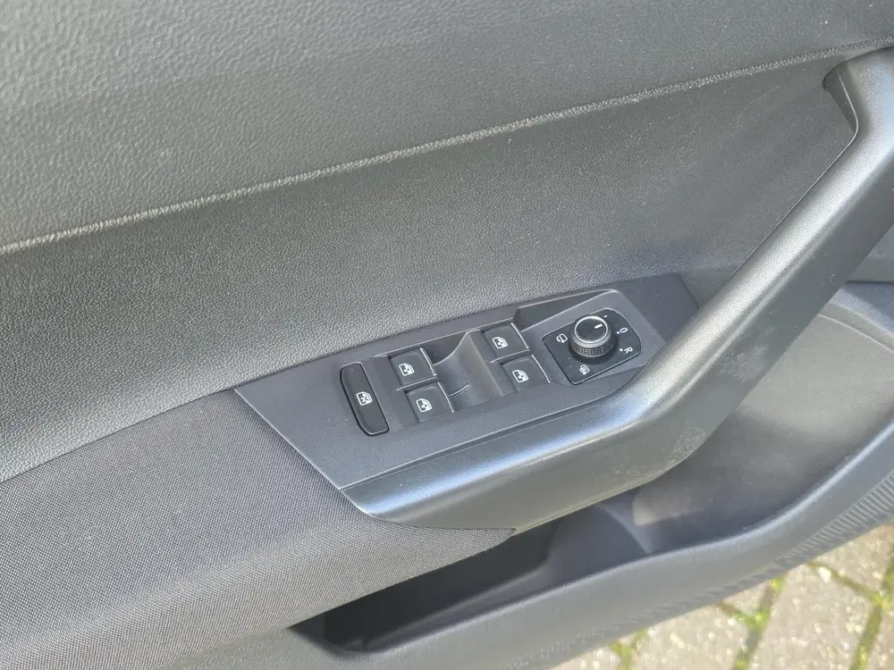 Volkswagen Polo 2.0 TSI 200PK GTI AUTOMAAT | LED | X-Force Uitlaat | Navigatie | Climate Control | Parkeersensoren Polo 2.0 TSI 200PK GTI AUTOMAAT | LED | X-Force u uit 2019, foto 15