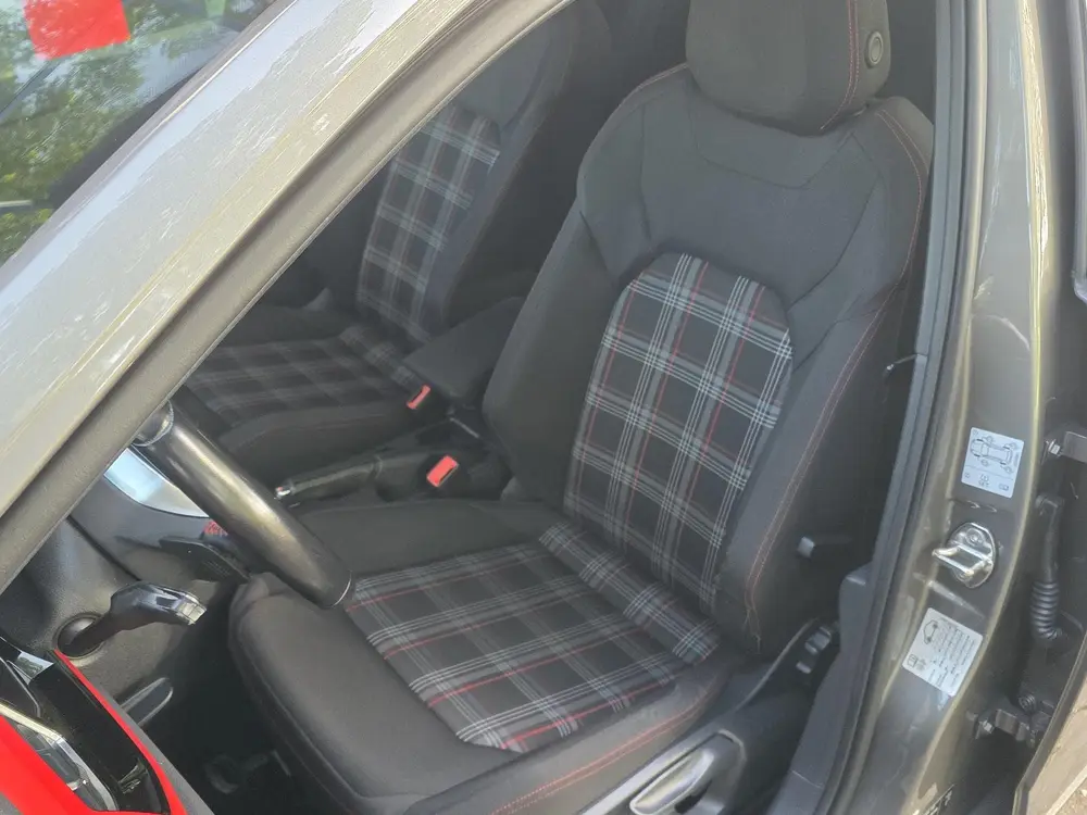 Volkswagen Polo 2.0 TSI 200PK GTI AUTOMAAT | LED | X-Force Uitlaat | Navigatie | Climate Control | Parkeersensoren Polo 2.0 TSI 200PK GTI AUTOMAAT | LED | X-Force u uit 2019, foto 16