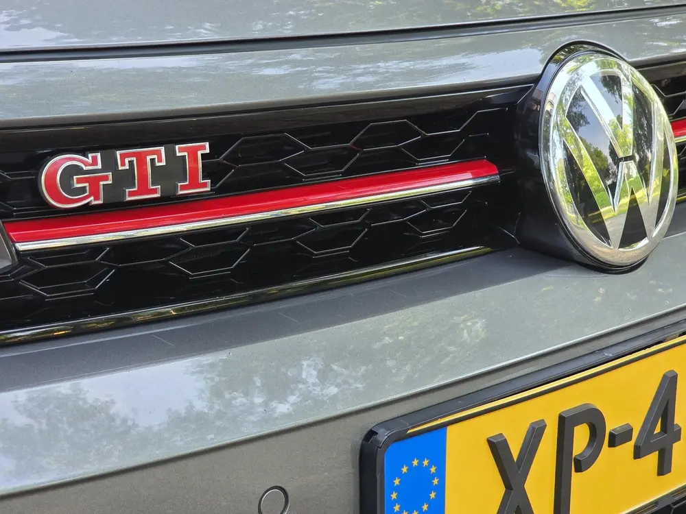 Volkswagen Polo 2.0 TSI 200PK GTI AUTOMAAT | LED | X-Force Uitlaat | Navigatie | Climate Control | Parkeersensoren Polo 2.0 TSI 200PK GTI AUTOMAAT | LED | X-Force u uit 2019, foto 9