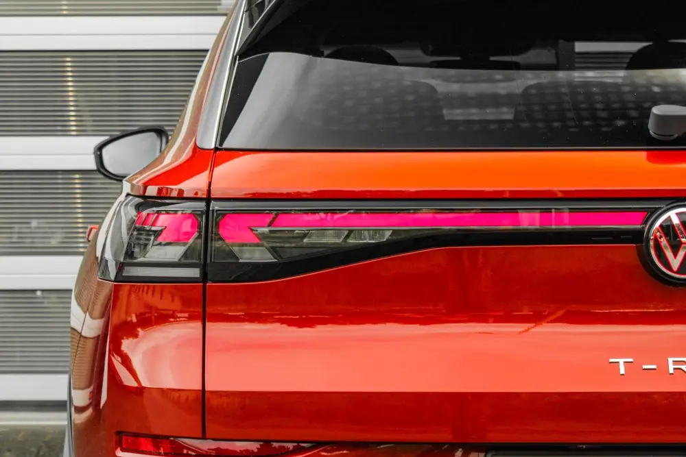 Volkswagen T-Roc 1.5 eTsi 150pk R-Line First Edition | Panor uit 2026, foto 13