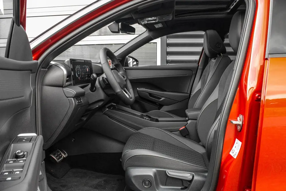 Volkswagen T-Roc 1.5 eTsi 150pk R-Line First Edition | Panor uit 2026, foto 18