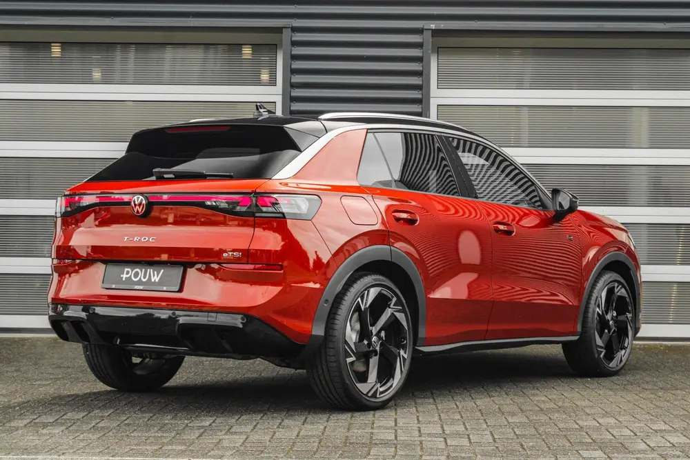 Volkswagen T-Roc 1.5 eTsi 150pk R-Line First Edition | Panor uit 2026, foto 2