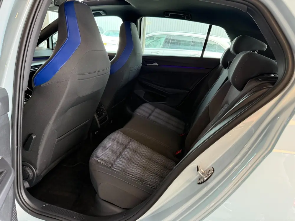 Volkswagen Golf 1.5 eHybrid GTE | Panoramadak uit 2024, foto 17