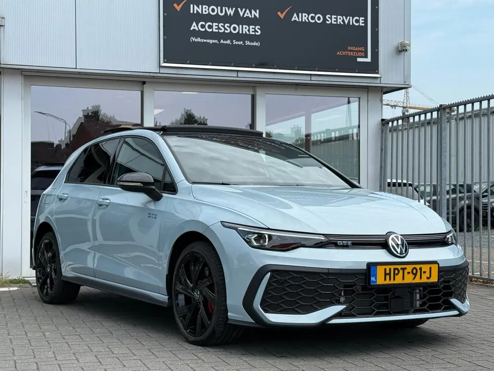 Volkswagen Golf 1.5 eHybrid GTE | Panoramadak uit 2024, foto 3