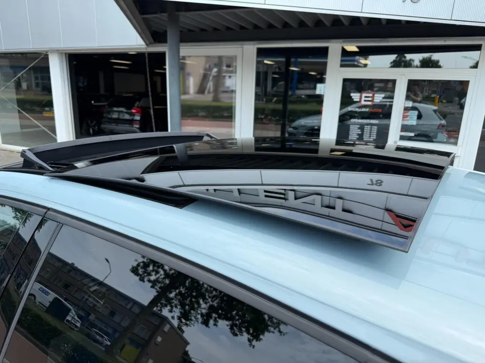 Volkswagen Golf 1.5 eHybrid GTE | Panoramadak uit 2024, foto 6
