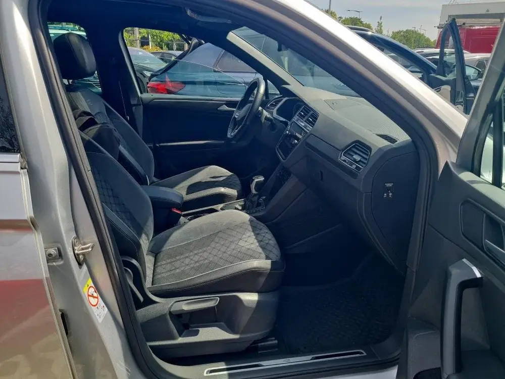 Volkswagen Tiguan 1.4 TSI eHybrid R-Line Business+ uit 2022, foto 2