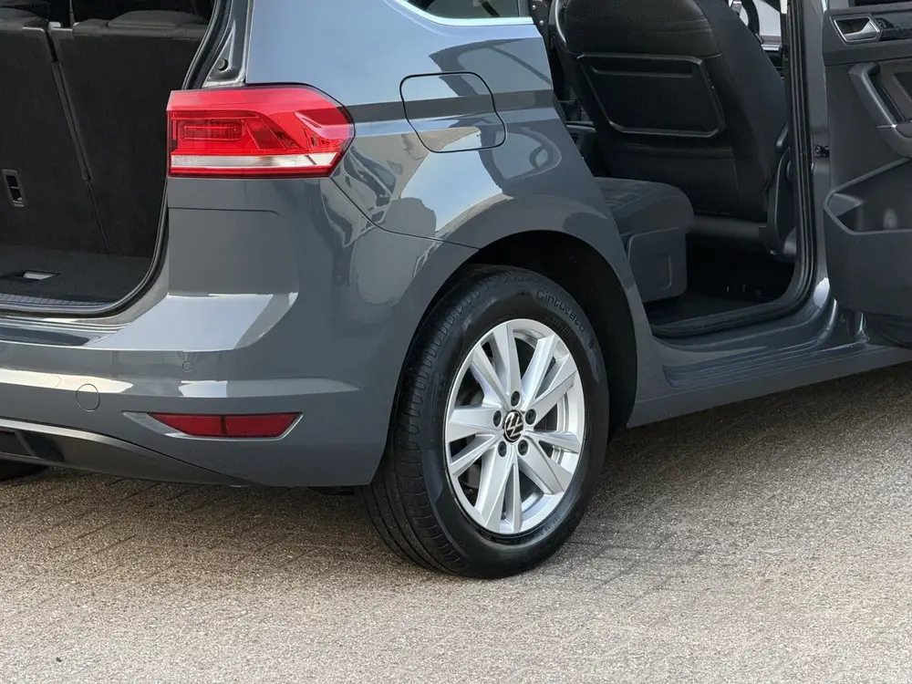 Volkswagen Touran 1.5 TSI Highline 7p (bj 2022, automaat) uit 2022, foto 10