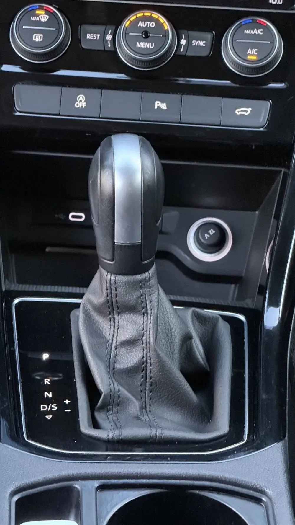 Volkswagen Touran 1.5 TSI Highline 7p (bj 2022, automaat) uit 2022, foto 11