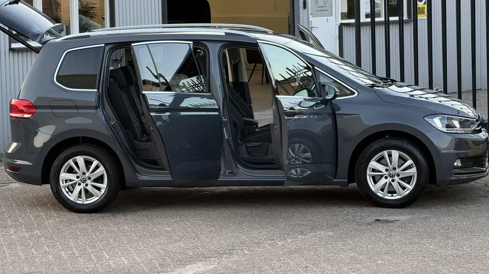 Volkswagen Touran 1.5 TSI Highline 7p (bj 2022, automaat) uit 2022, foto 15