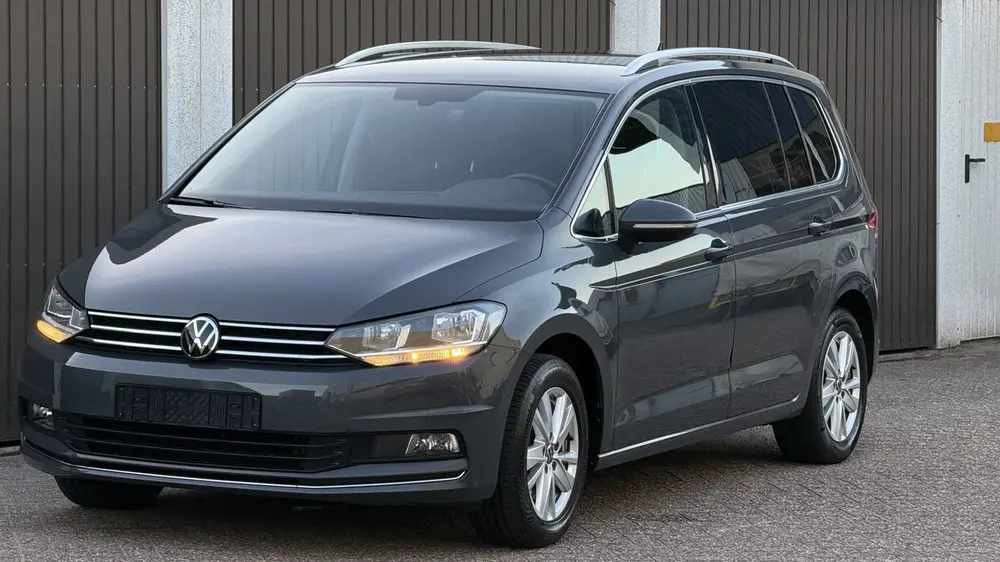 Volkswagen Touran 1.5 TSI Highline 7p (bj 2022, automaat) uit 2022, foto 2