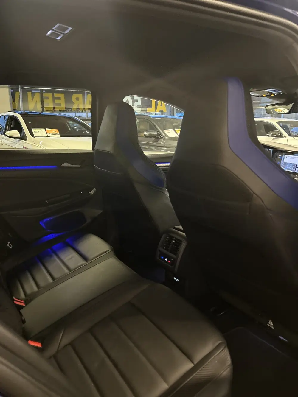Volkswagen Golf 2.0 TSI R 4Motion | Memory seats | PPF Folie uit 2021, foto 10