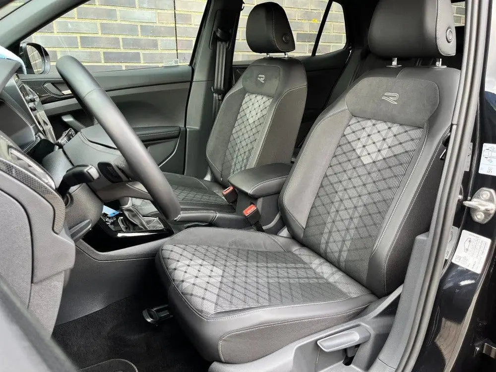 Volkswagen T-Cross 1.5 TSI 150PK R-LINE AFN. TREKH. - CAMERA uit 2025, foto 11