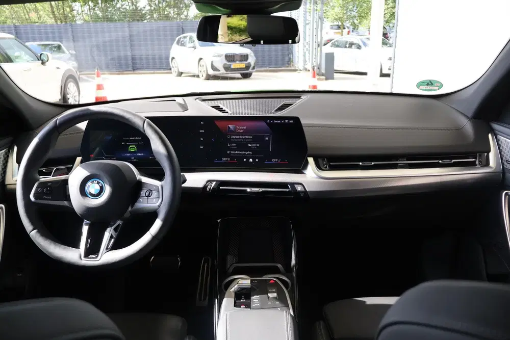 BMW iX2 eDrive20 uit 2025, foto 11