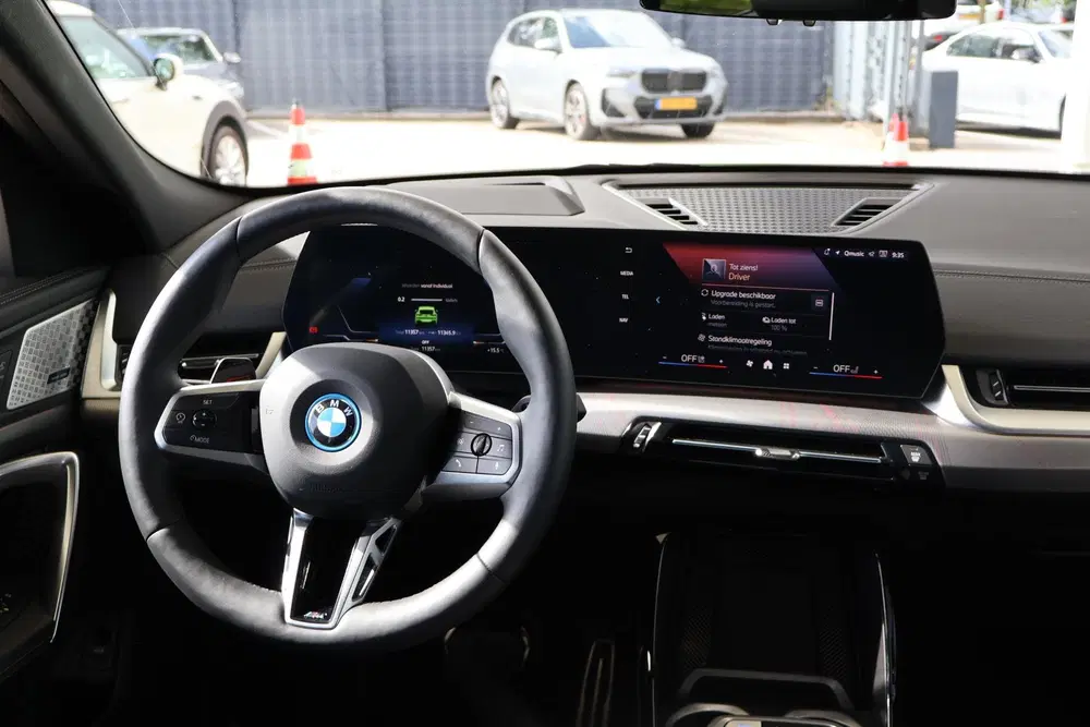 BMW iX2 eDrive20 uit 2025, foto 12